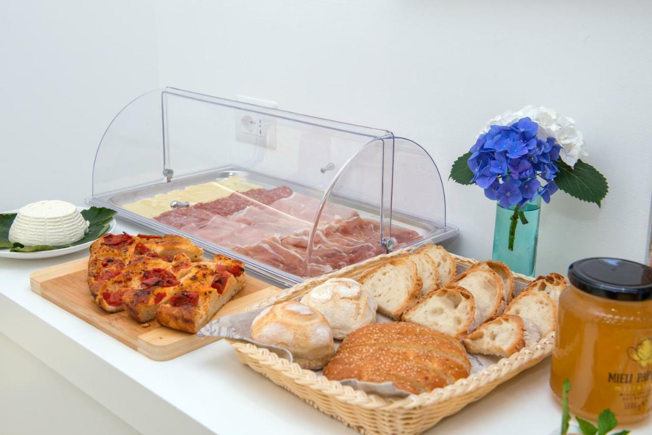 비에스테 A Un Passo Dal Mare B&B 외부 사진