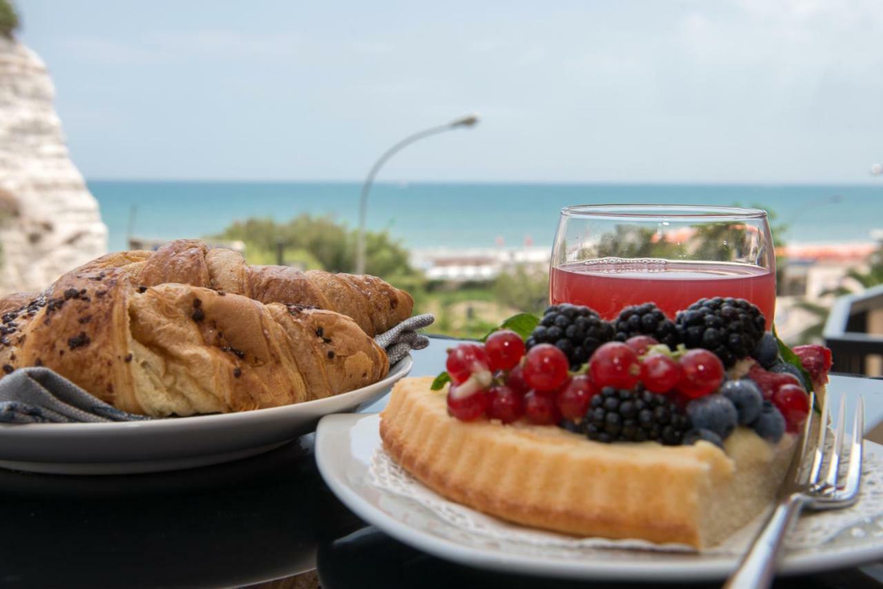 비에스테 A Un Passo Dal Mare B&B 외부 사진